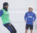 Benzema hace parte del entrenamiento con el grupo