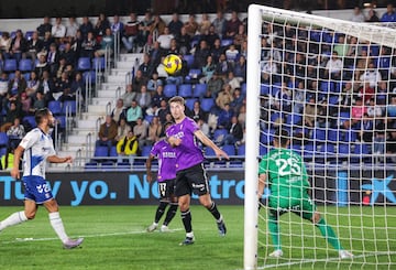 Accin de gol de Pedro Ortiz