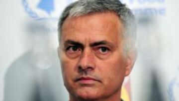 Mou ataca a Wenger: "Una Copa en 9 años, es un gran momento"