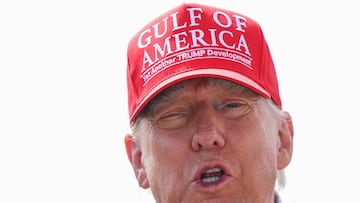 An Iran-linked hacker group have threatened to release hundreds of emails from top Trump aides.