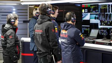 Honda engineers working in the Red Bull Racing garage during Formula 1 winter tests from February 18 to 21, 2019 at Barcelona, Spain -  *** Local Caption *** .