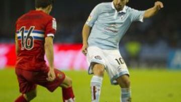 Javi López defendiendo a Nolito.