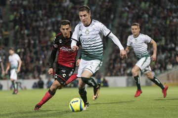 A mediados del 2018, el entonces jugador de Santos Laguna denunció que le robaron 400 mil pesos, mientras caminaba por Torreón; dicha cantidad pretendía cambiarla por dólares en un centro comercial pero fue ahí cuando lo asaltaron. 