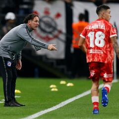 Un candidato sorpresa para Católica: ya dirigió en Chile y pudo llegar a la Roja