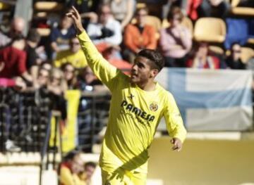 Jonathan Dos Santos del Villarreral celebra el gol que consiguió contra el Deportivo de A Coruña en el partido de la decimosexta jornada de la Liga BBVA