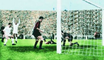Real Madrid - Milán. Gol 3-2 Kopa pasó a Di Stéfano y éste prolongó hacia Gento. Resbaló Fontana y el exterior blanco lo aprovechó para disparar cruzado y con fuerza