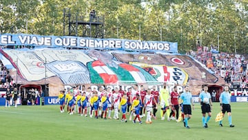 Salida al campo de los jugadores del Rayo durante uno de los partidos de la Fase Liga de la Conference.