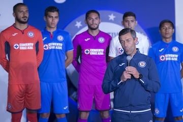 La nueva piel de Cruz Azul y su presentación, en imágenes