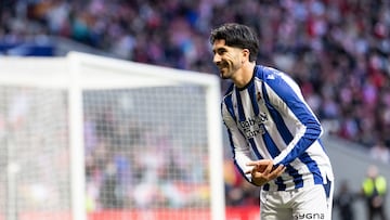 Carlos Soler fue padre recientemente, y sus dos últimos goles han estado dedicados a su pareja y a su hijo.