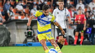 La Spezia (Italy), 22/09/2021.- Juventus&#039;s Paulo Dybala in action during the Italian Serie A match Spezia Calcio vs Juventus FC at the Alberto Picco stadium in La Spezia, Italy, 22 September 2021. (Italia) EFE/EPA/FABIO FAGIOLINI