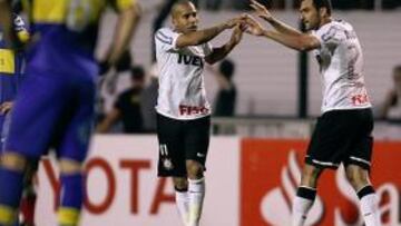 Corinthians alza su primer título y Riquelme deja Boca