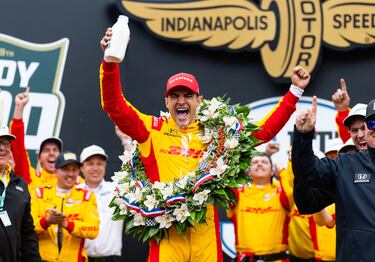 Álex Palou hace historia tras conquistar una de las carreras más importantes del automovilismo, las 500 Millas de Indianápolis.
