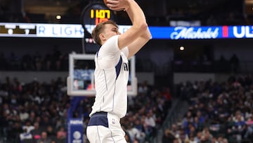 DALLAS, TEXAS - OCTOBER 29: Cooper Flagg #32 of the Dallas Mavericks takes a three point shot during the first half of a game against the Indiana Pacers at American Airlines Center on October 29, 2025 in Dallas, Texas. NOTE TO USER: User expressly acknowledges and agrees that, by downloading and or using this photograph, User is consenting to the terms and conditions of the Getty Images License Agreement. Stacy Revere/Getty Images/AFP (Photo by Stacy Revere / GETTY IMAGES NORTH AMERICA / Getty Images via AFP)
