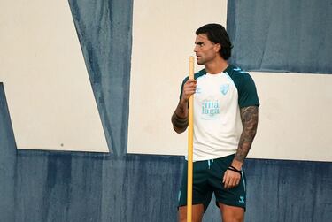 Reencuentro con Dalisson, el verdugo del Málaga en la horrible noche de Escobedo