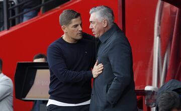 Saludo de los entrenadores Robert Moreno y Carlo Ancelotti 
 