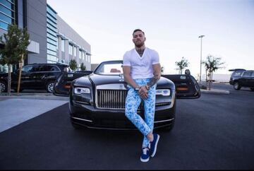 Bentley, Audi, BMW, Bugatti... la colección de autos de lujo de McGregor crece cada semana. 