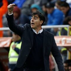 Cómo jugaría Colo Colo con Gustavo Quinteros en la banca