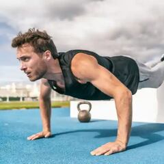 ¿Cuántas flexiones seguidas hay que hacer según la edad para saber si estás en buena forma?