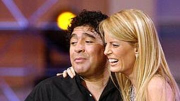 <b>SE QUEDA EN CUBA.</B> Maradona, de 41 años, afirmó el pasado viernes en una cadena de televisión chilena que permanecería en Cuba durante el Mundial. En la imagen, el astro junto a Cecilia Bolocco, esposa del ex presidente argentino Carlos Menem.