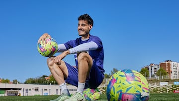 Óscar Valentín posa para AS en la Ciudad Deportiva.