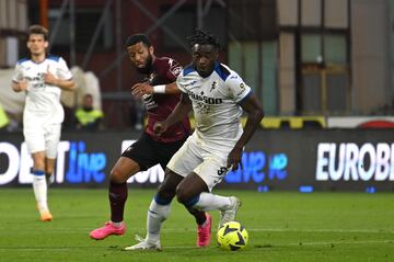 Vilhena, con la Salernitana jugando ante el Atalanta.