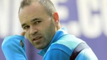 Iniesta: "Todo el mundo pasa por buenos y malos momentos"