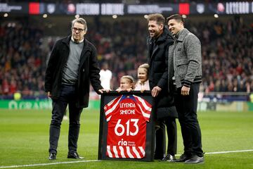 El 4 de marzo de 2023, Diego Pablo Simeone super¨® a Luis Aragon¨¦s en partidos dirigidos desde el banquillo rojiblanco. Tras 11 a?os de manera ininterrumpida como m¨¢ximo responsable del primer equipo colchonero, el Cholo super¨® los 612 partidos de Luis Aragon¨¦s como t¨¦cnico del Atl¨¦tico de Madrid.