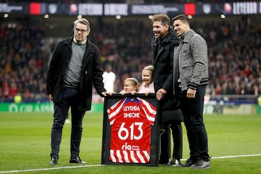 El 4 de marzo de 2023, Diego Pablo Simeone superó a Luis Aragonés en partidos dirigidos desde el banquillo rojiblanco. Tras 11 años de manera ininterrumpida como máximo responsable del primer equipo colchonero, el Cholo superó los 612 partidos de Luis Aragonés como técnico del Atlético de Madrid.