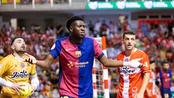 Touré reclama una acción en la final de los playoffs de Liga ante el Jimbee.