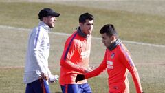 Simeone, Morata y Correa, en el entrenamiento del Atl&eacute;tico.