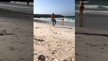 ?D¨®nde jugar¨¢? Pinares se relaja con lujitos en la playa