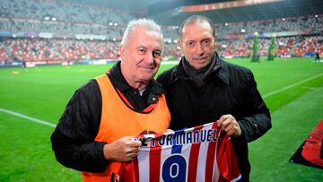 10.05.2023 PARTIDO 1ª DIVISION
ESTADIO EL MOLINON SPORTING-RAYO VALLECANO EL CANTANTE VICTOR MANUEL CON QUINI 12-02-2016