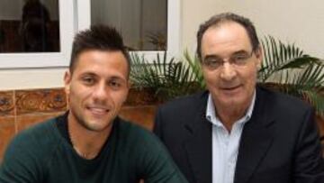 Diego Alves, con Pepe Balaguer, el portero que hasta el lunes tenía el récord de minutos sin encajar un gol en Mestalla.