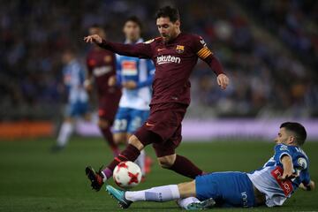 Lionel Messi y Aaron Marí­n.  