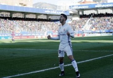 Asensio celebra el 0-4.