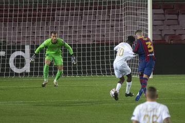 Penalti y expulsión de Piqué.