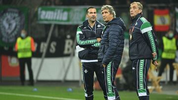 Manuel Pellegrini, durante el duelo de Leverkusen.