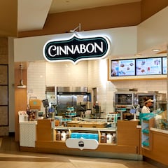 Fue despedida de Cinnabon por insultos racistas y recaudan dinero para ayudarla