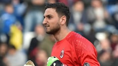 Raiola denies AC Milan threat to send Donnarumma to the stands