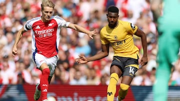 Wolverhampton celebra el nivel de Yerson Mosquera.