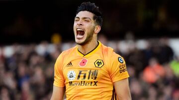 Raúl Jiménez marcó su gol 30 con el Wolverhampton