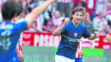 <b>CONTRASTE DE SENSACIONES. </b> Amorebieta no puede ocultar su felicidad tras el empate. Todo lo contrario que Diego Camacho, que no da crédito a lo ocurrido.