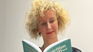 Emma Derbyshire, nutricionista: “Consumir 30 tipos de alimentos vegetales a la semana mejora el equilibrio del colesterol”