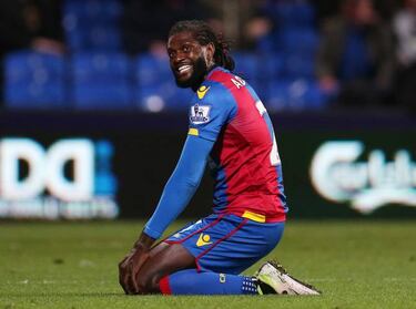 El "vago" Adebayor: sus historias en el gimnasio y en el césped