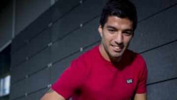 Luis Suárez, en una de las imágenes que ilustran la entrevista en la Revista Barça.