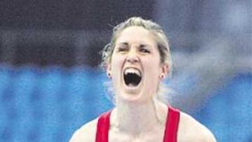 <b>ALEGRÍA. </b>Naroa Agirre no reprime su satisfacción por el récord.