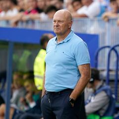 Pepe Mel: “A lo mejor tenemos que jugar a otra cosa”