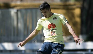 Ante la falta de minutos con el primer equipo (jugó con la Sub 20), decidió buscar oportunidades, por lo que Portland Timbers le brindó una oportunidad. 