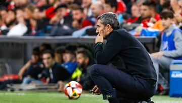 BILBAO, 16/01/2023.- El entrenador del Athletic de Bilbao, Ernesto Valverde, durante el encuentro correspondiente a los octavos de final de la Copa del Rey que Athletic Club y Deportivo Alavés disputan hoy martes en el estadio de San Mamés, en Bilbao. EFE/ Miguel Toña.