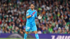 Claudio Bravo tapó un penal en la derrota del Real Betis